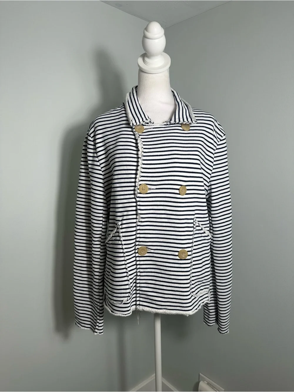 FRANK & EILEEN MINI BELFAST
Cropped Sweatshirt Peacoat, Current Season - Picture 3 of 17